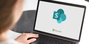 SharePoint on laptop